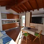 Bilocale Ciclamino - Ampia Terrazza, Clima, Biciclette
